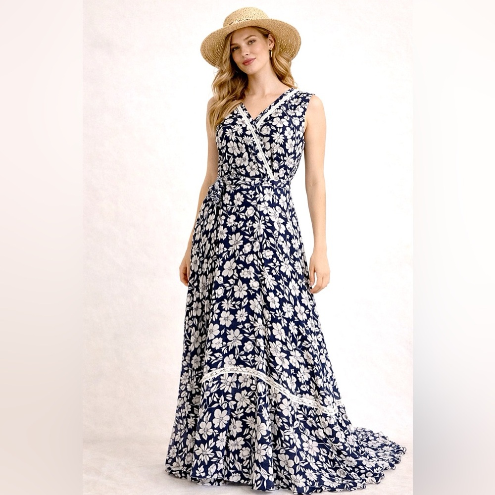 Gabby Skye Floral & Flowy Dresss